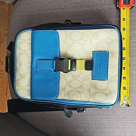 Men's Track Pack In Signature Canvas - Picture 8 of 9